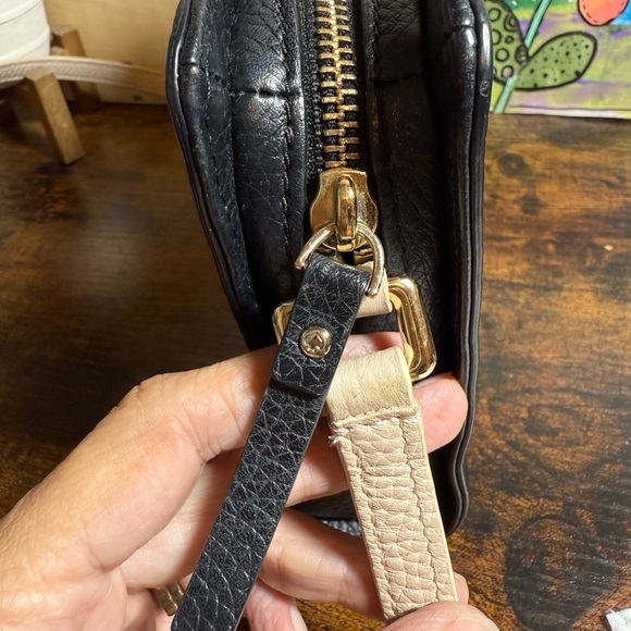 Kate Spade Black Crossbody Bag with Bow - Size 8.75”L x 6.5”H x 2”W - Picture 10 of 15